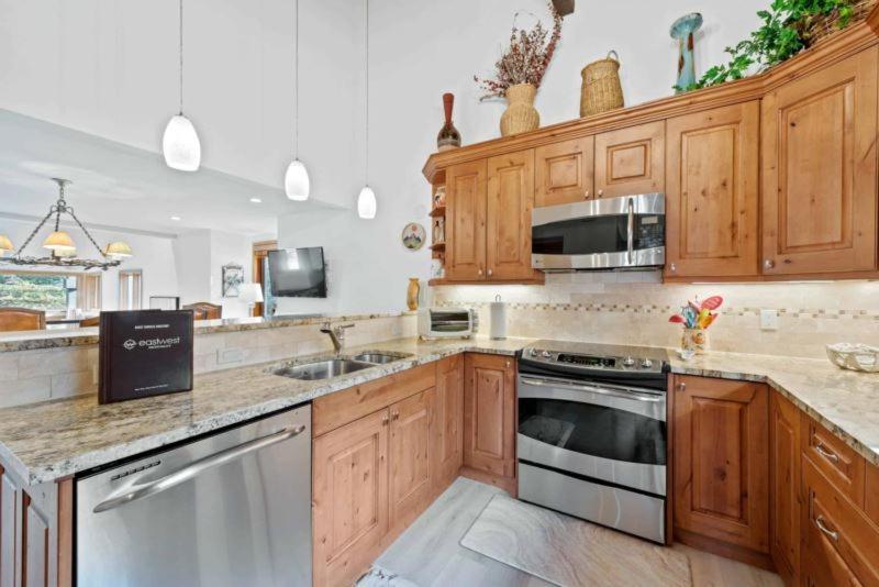 Ridgepoint Townhome 198 By East West Hospitality Бийвър Крийк Екстериор снимка